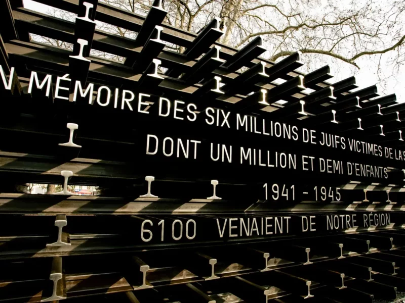 https://www.bfmtv.com/lyon/un-acte-intolerable-un-memorial-de-la-shoah-vandalise-a-lyon_AD-202508300348.html