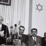 David Ben Gourion le 14 mai 1948 pour la déclaration d'indépendance
