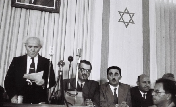David Ben Gourion le 14 mai 1948 pour la déclaration d'indépendance